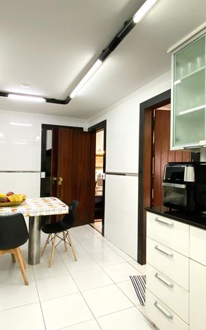 Casa de condomínio para alugar com 530m², 4 quartos e 3 vagas Casa de condomínio para alugar com 530m², 4 quartos e 3 vagasCozinha