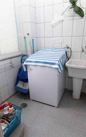 Apartamento à venda com 82m², 2 quartos e sem vagaÁREA DE SERVIÇO
