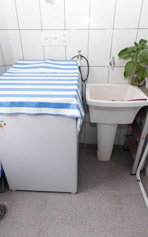 Apartamento à venda com 82m², 2 quartos e sem vagaÁREA DE SERVIÇO
