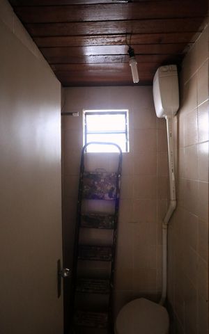 Apartamento à venda com 190m², 4 quartos e 2 vagas Apartamento à venda com 190m², 4 quartos e 2 vagasBanheiro de serviço