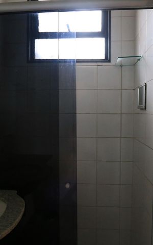 Apartamento à venda com 190m², 4 quartos e 2 vagas Apartamento à venda com 190m², 4 quartos e 2 vagasBanheiro da Suíte