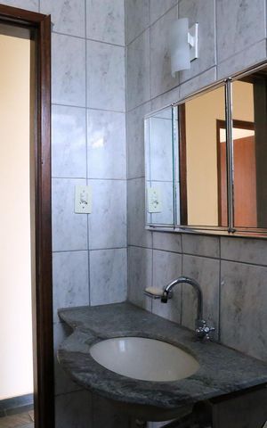 Apartamento à venda com 190m², 4 quartos e 2 vagas Apartamento à venda com 190m², 4 quartos e 2 vagasBanheiro