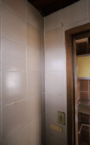 Apartamento à venda com 190m², 4 quartos e 2 vagas Apartamento à venda com 190m², 4 quartos e 2 vagasBanheiro de serviço