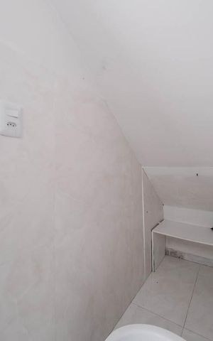 Casa de condomínio para alugar com 100m², 2 quartos e 2 vagasLavabo