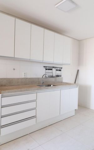 Apartamento para alugar com 240m², 4 quartos e 3 vagasCozinha