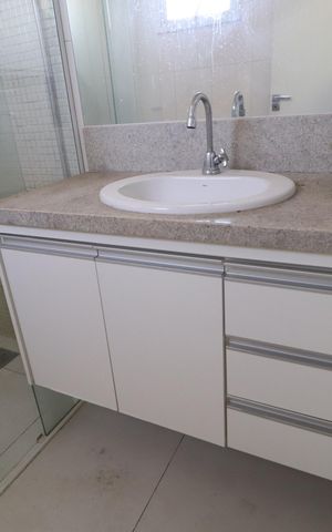 Apartamento para alugar com 240m², 4 quartos e 3 vagasBanheiro do Quarto 4 - Suíte