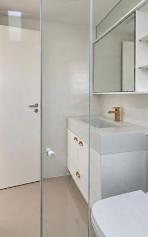 Apartamento para alugar com 80m², 2 quartos e 2 vagas Apartamento para alugar com 80m², 2 quartos e 2 vagasBanheiro da suíte