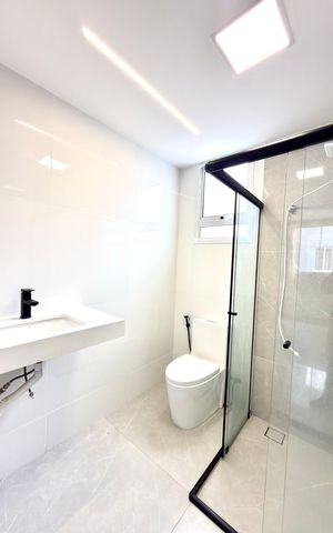 Apartamento à venda com 45m², 2 quartos e 1 vaga Apartamento à venda com 45m², 2 quartos e 1 vagaBanheiro Social