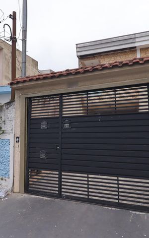 Casa à venda com 120m², 3 quartos e 2 vagasFachada