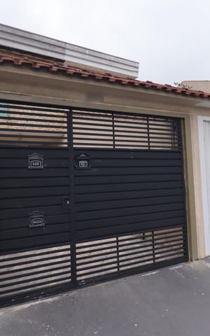 Casa à venda com 120m², 3 quartos e 2 vagasFachada