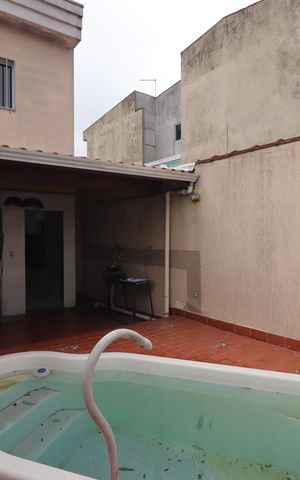 Casa à venda com 120m², 3 quartos e 2 vagasPiscina