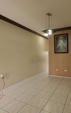 Casa à venda com 120m², 3 quartos e 2 vagasSala