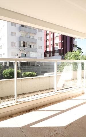 Apartamento para alugar com 109m², 3 quartos e 2 vagasVaranda