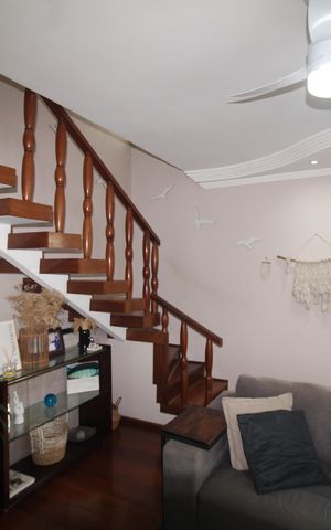 Casa à venda com 210m², 4 quartos e 4 vagasSala