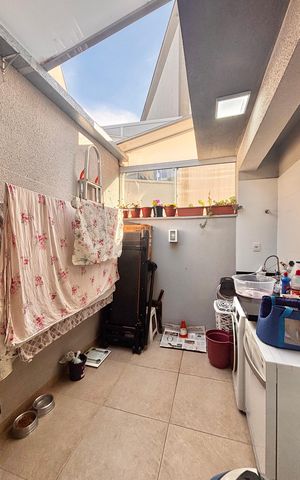 Casa de condomínio à venda com 70m², 2 quartos e 2 vagas Casa de condomínio à venda com 70m², 2 quartos e 2 vagasLavanderia