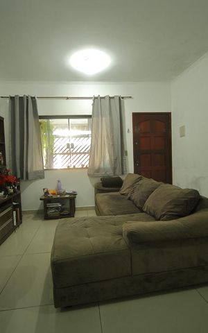 Casa para alugar com 97m², 2 quartos e 2 vagasSala