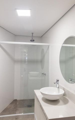 Casa à venda com 163m², 3 quartos e 2 vagas Casa à venda com 163m², 3 quartos e 2 vagasBanheiro Social
