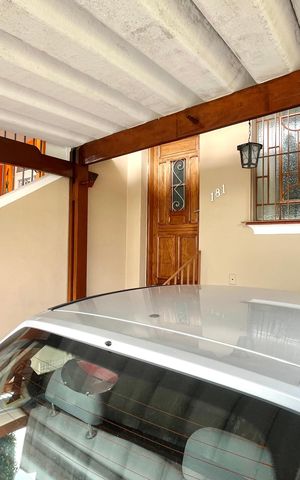 Casa para alugar com 105m², 2 quartos e 1 vaga Casa para alugar com 105m², 2 quartos e 1 vagaGaragem