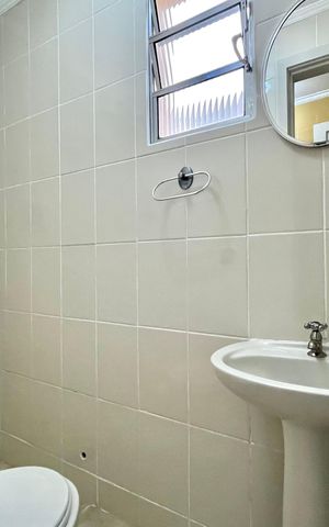 Casa para alugar com 105m², 2 quartos e 1 vaga Casa para alugar com 105m², 2 quartos e 1 vagaBanheiro Social