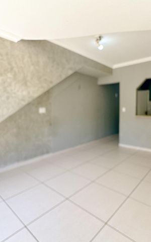Apartamento para alugar com 75m², 2 quartos e 1 vagaSala