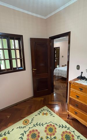 Casa à venda com 390m², 4 quartos e 4 vagas Casa à venda com 390m², 4 quartos e 4 vagasCloset da suíte