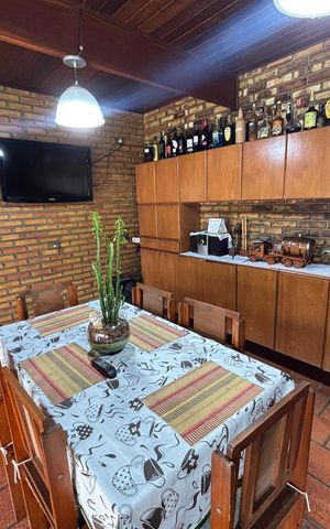Casa à venda com 390m², 4 quartos e 4 vagas Casa à venda com 390m², 4 quartos e 4 vagasChurrasqueira