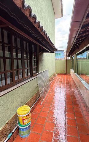 Casa à venda com 390m², 4 quartos e 4 vagas Casa à venda com 390m², 4 quartos e 4 vagasCorredor dos fundos