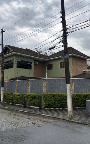 Casa à venda com 390m², 4 quartos e 4 vagas