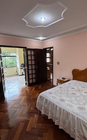 Casa à venda com 390m², 4 quartos e 4 vagas Casa à venda com 390m², 4 quartos e 4 vagasSuite