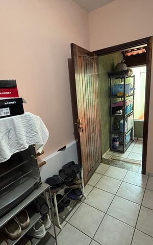 Casa à venda com 390m², 4 quartos e 4 vagas Casa à venda com 390m², 4 quartos e 4 vagasEdícula