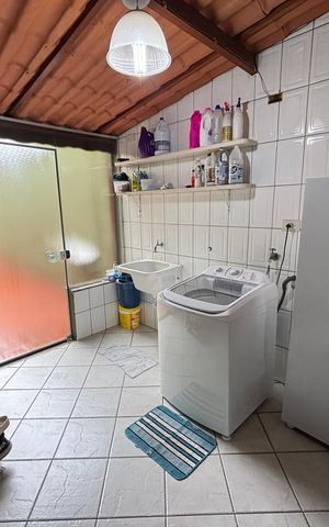 Casa à venda com 390m², 4 quartos e 4 vagas Casa à venda com 390m², 4 quartos e 4 vagasÁrea de serviço