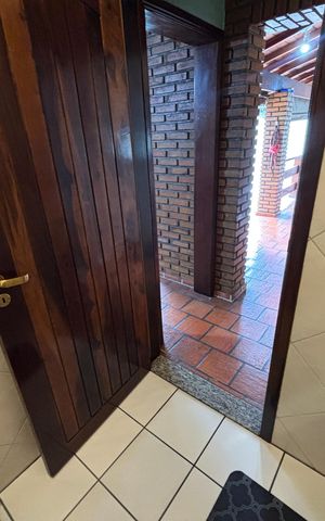 Casa à venda com 390m², 4 quartos e 4 vagas Casa à venda com 390m², 4 quartos e 4 vagasChurrasqueira
