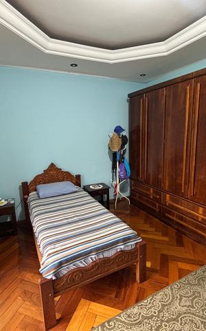 Casa à venda com 390m², 4 quartos e 4 vagas Casa à venda com 390m², 4 quartos e 4 vagasQuarto 1