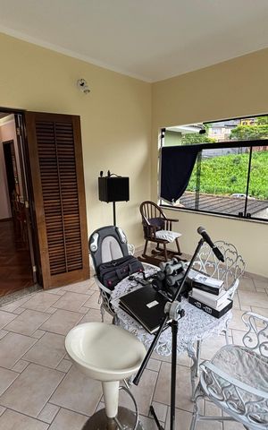 Casa à venda com 390m², 4 quartos e 4 vagas Casa à venda com 390m², 4 quartos e 4 vagasVaranda da suíte