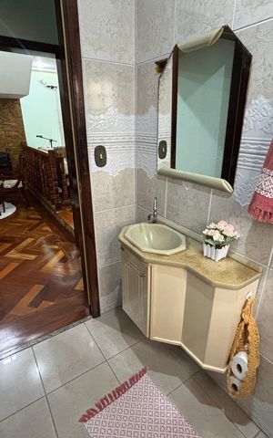 Casa à venda com 390m², 4 quartos e 4 vagas Casa à venda com 390m², 4 quartos e 4 vagasLavabo