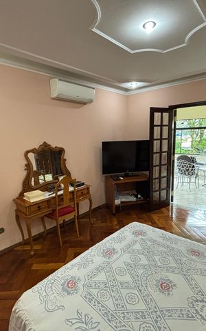 Casa à venda com 390m², 4 quartos e 4 vagas Casa à venda com 390m², 4 quartos e 4 vagasSuite