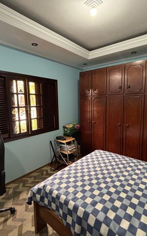 Casa à venda com 390m², 4 quartos e 4 vagas Casa à venda com 390m², 4 quartos e 4 vagasQuarto 3
