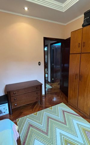 Casa à venda com 390m², 4 quartos e 4 vagas Casa à venda com 390m², 4 quartos e 4 vagasQuarto 2