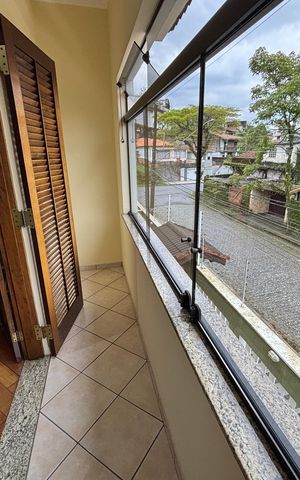 Casa à venda com 390m², 4 quartos e 4 vagas Casa à venda com 390m², 4 quartos e 4 vagasVaranda quarto 1