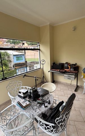 Casa à venda com 390m², 4 quartos e 4 vagas Casa à venda com 390m², 4 quartos e 4 vagasVaranda da suíte