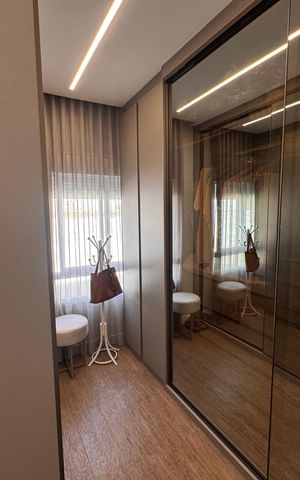 Casa de condomínio para alugar com 400m², 3 quartos e 3 vagas Casa de condomínio para alugar com 400m², 3 quartos e 3 vagasCloset da suíte