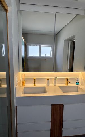 Casa de condomínio para alugar com 400m², 3 quartos e 3 vagas Casa de condomínio para alugar com 400m², 3 quartos e 3 vagasBanheiro da Suíte 3