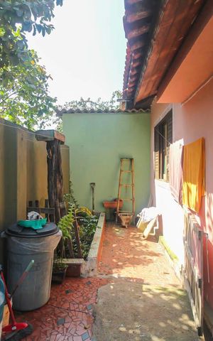 Casa à venda com 300m², 5 quartos e 3 vagas Casa à venda com 300m², 5 quartos e 3 vagasGaragem