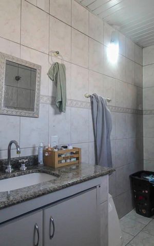 Casa à venda com 300m², 5 quartos e 3 vagas Casa à venda com 300m², 5 quartos e 3 vagasBanheiro 1