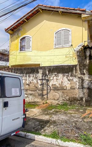 Casa à venda com 98m², 2 quartos e 1 vaga Casa à venda com 98m², 2 quartos e 1 vagaFachada