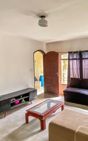 Casa à venda com 98m², 2 quartos e 1 vaga Casa à venda com 98m², 2 quartos e 1 vagaSala