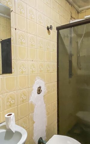 Casa à venda com 98m², 2 quartos e 1 vaga Casa à venda com 98m², 2 quartos e 1 vagaBanheiro