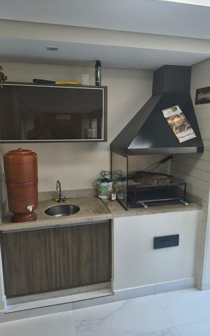 Apartamento para alugar com 198m², 3 quartos e 3 vagasVaranda