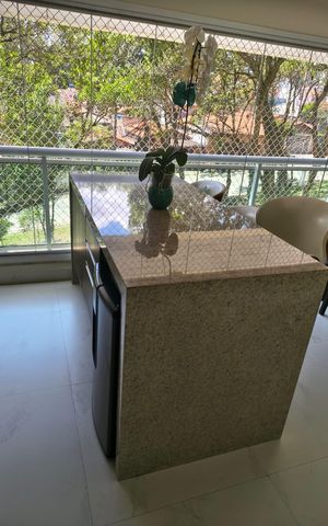 Apartamento para alugar com 198m², 3 quartos e 3 vagasVaranda