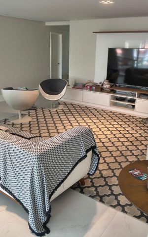 Apartamento para alugar com 198m², 3 quartos e 3 vagasSala